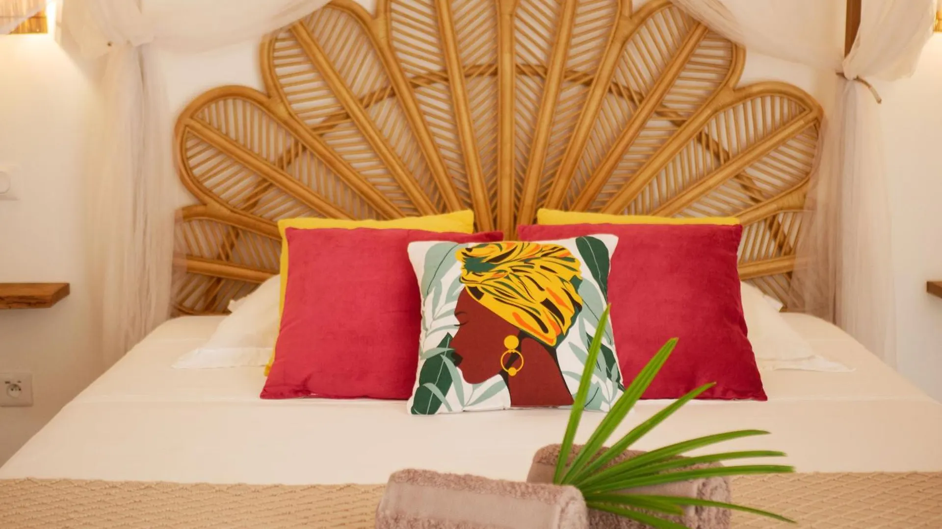 Coco Soley Otel Le Diamant 0*,